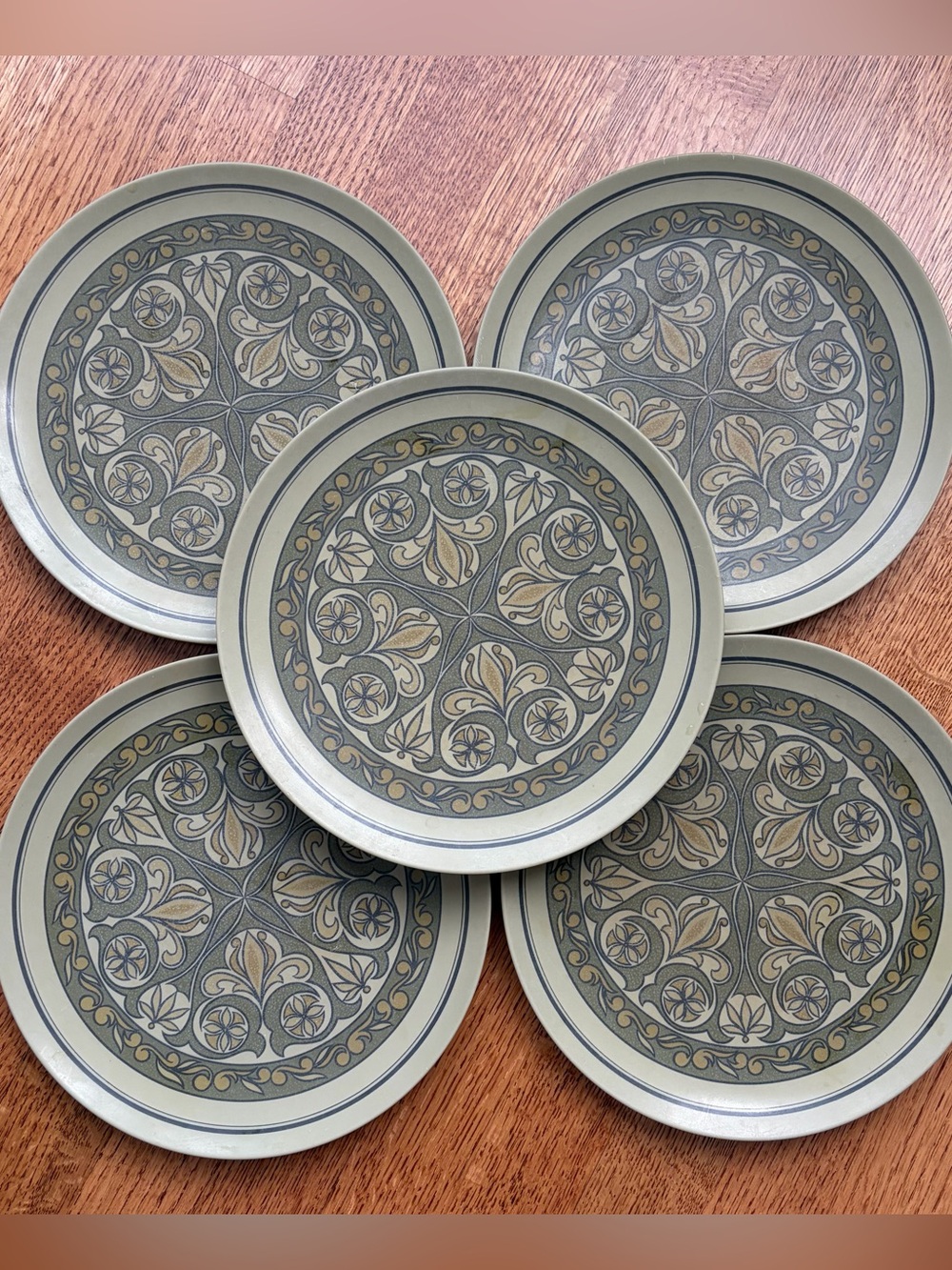 Vintage Texas Ware G-3 Melamine Dinner Plates Set of 5 Green Tan Medallion MCM